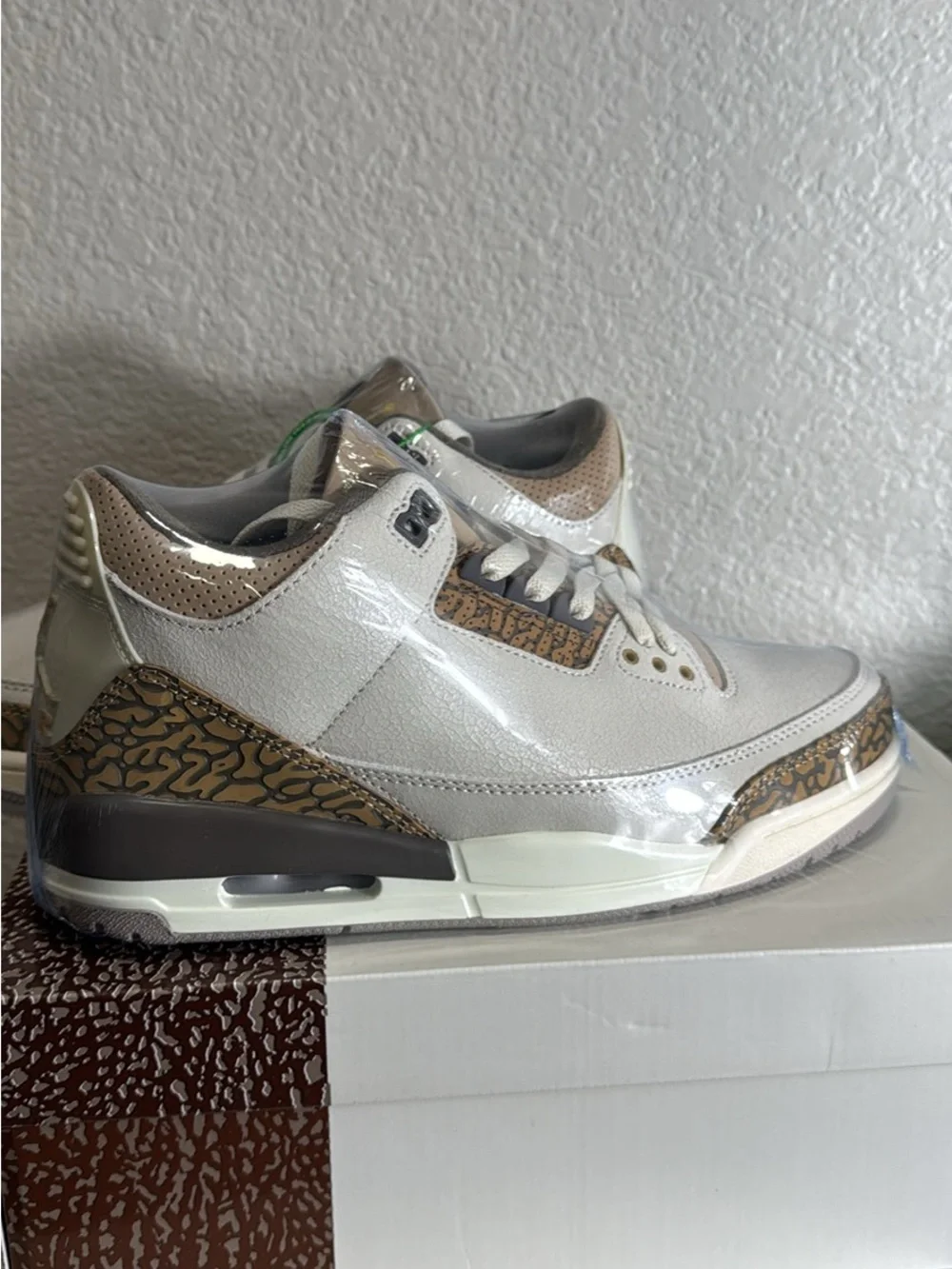 Jordan Low-Top Sneakers in White and Beige with Elephant Print